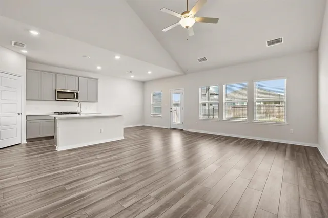 $2,295 | 631 Wild Spur Lane, Liberty Hill, TX 78642