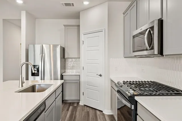 $2,295 | 631 Wild Spur Lane, Liberty Hill, TX 78642