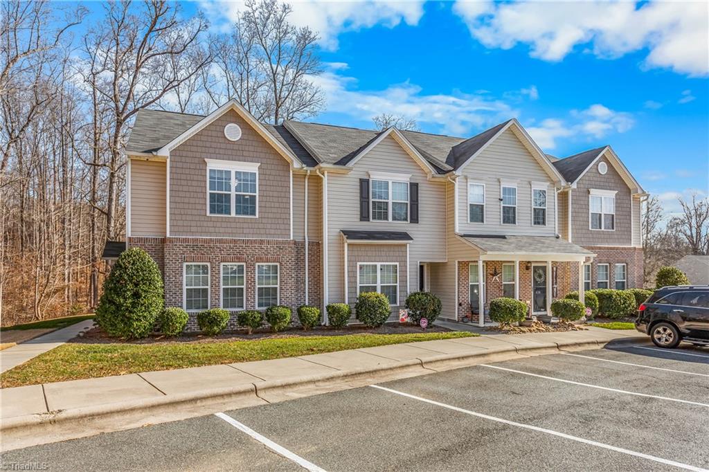 460 Ridgebrooke Drive High Point, NC 27265 - Photo 3 of 28