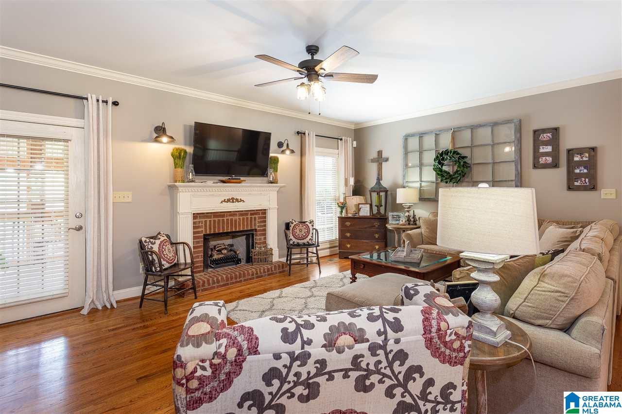 303 Valley View Lane Oneonta, AL 35121 - Photo 13 of 48