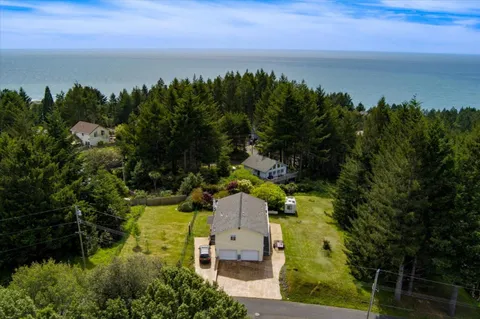 $699,000 | 520 Redwood Road, Whitethorn, CA 95589