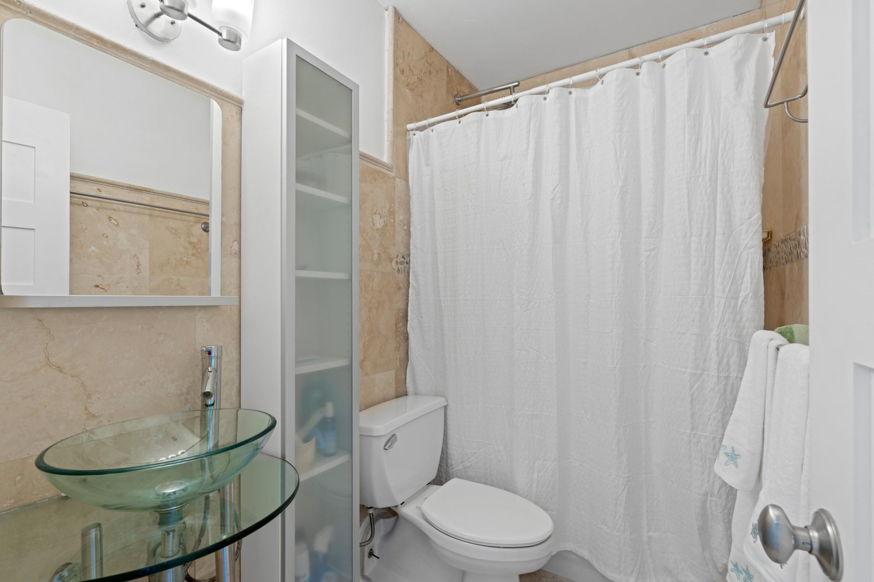 2760 Banyan Road, Unit 32 Boca Raton, FL 33432 - Photo 12 of 27 Bathroom #2