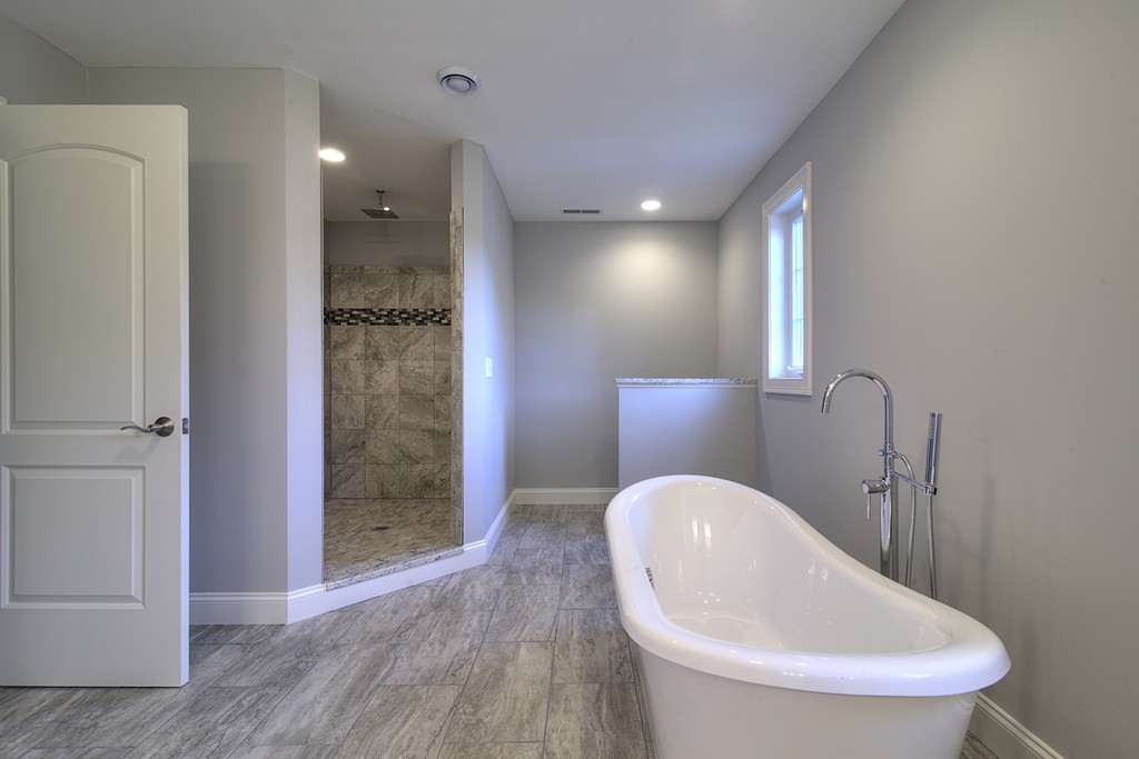 107 Campion Road North Andover, MA 01845 - Photo 19 of 25 Gallery Image 19