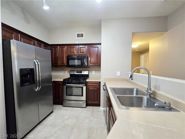 $1,690 | 9303 Gilcrease Avenue, Unit 1241, Las Vegas, NV 89149