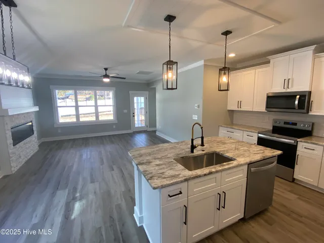 $476,200 | 410 Summit Street, Aberdeen, NC 28315