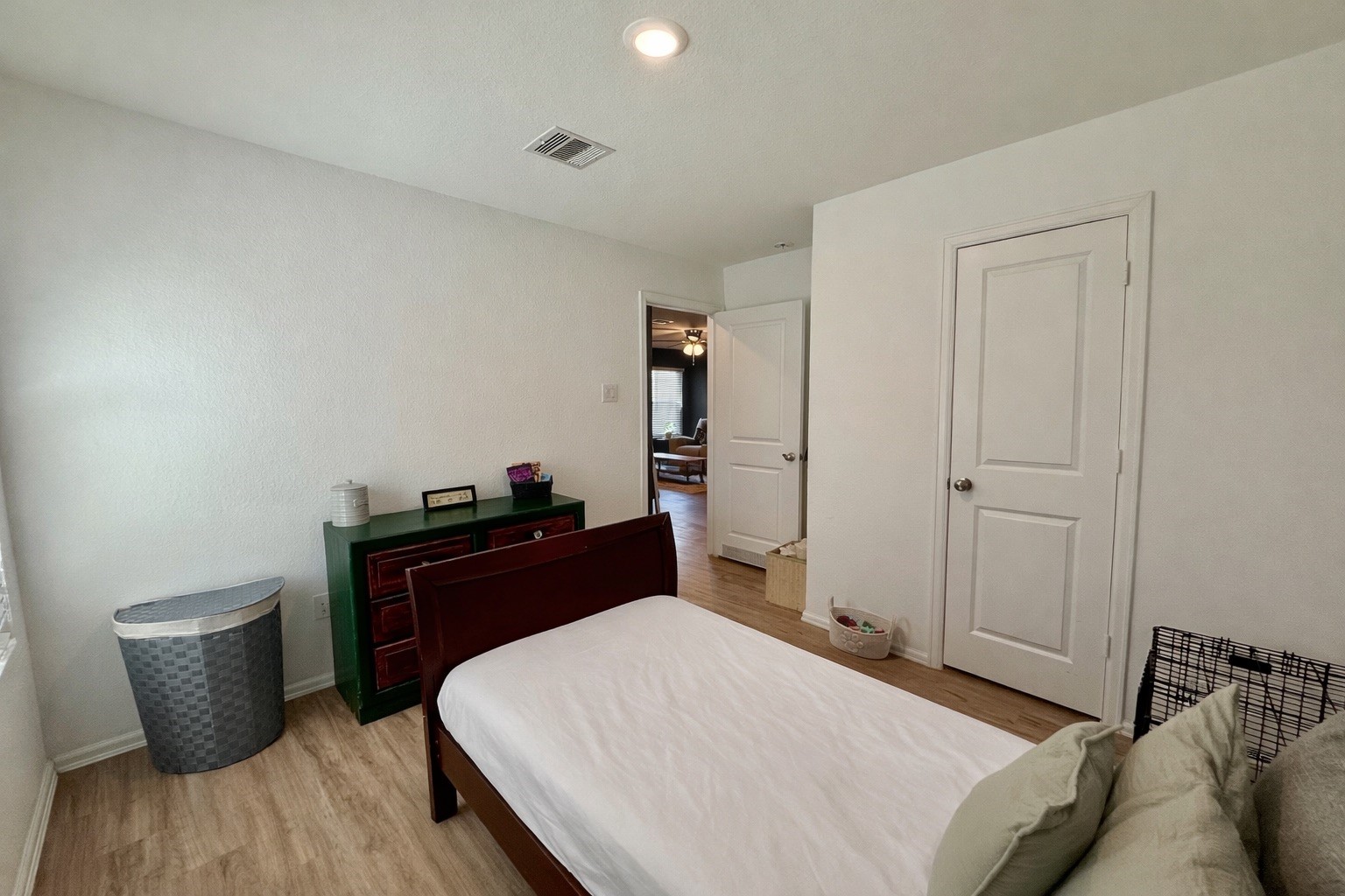 216 Bennett Street Angleton, TX 77515 - Photo 11 of 17 Secondary Room