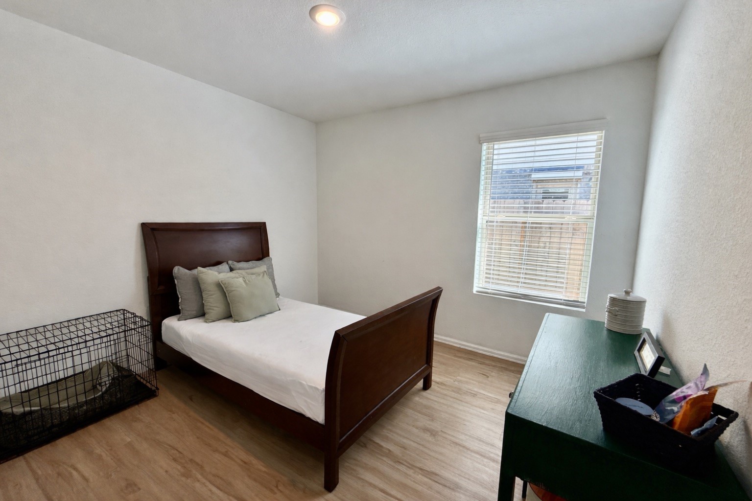 216 Bennett Street Angleton, TX 77515 - Photo 10 of 17 Secondary Room