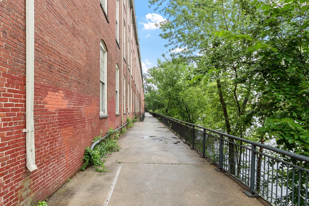 35 Riverwalk Way, Unit R115 Lowell, MA 01854 - Photo 22 of 29