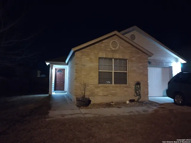 $1,500 | 116 Lone Star Way, Cibolo, TX 78108