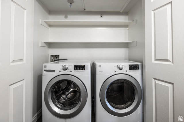 900 Bitner Road, Unit M 17 Park City, UT 84098 - Photo 18 of 29 Laundry area with independent washer and dryer