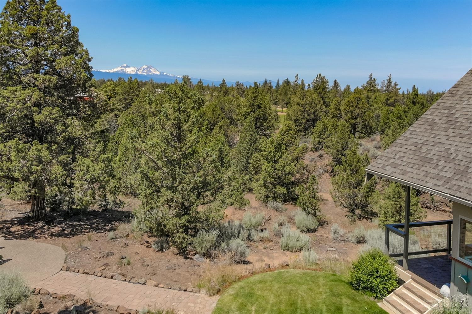 64405 Deschutes Market Road Bend, OR 97701 - Photo 23 of 25 a view of a yard