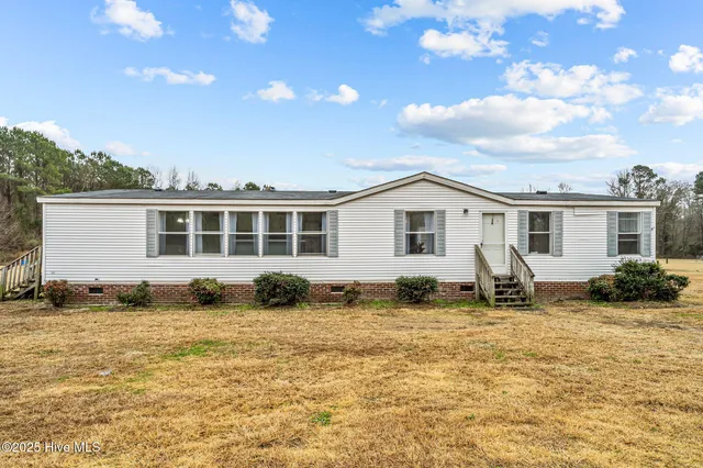 $210,000 | 1056 East Wards Bridge Road, Kenansville, NC 28349