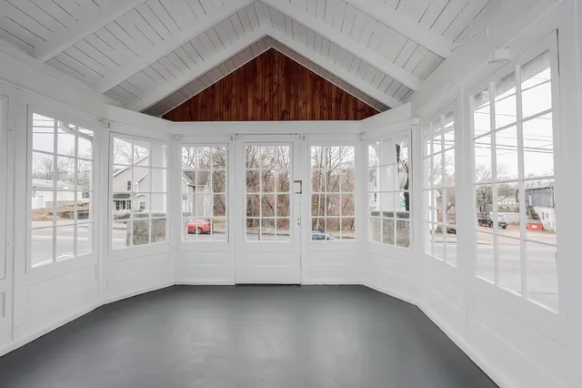 $409,900 | 958 Hanover Street, Manchester, NH 03104