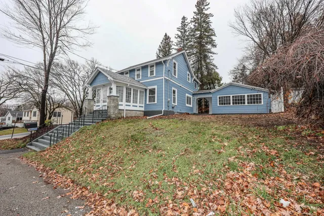 $409,900 | 958 Hanover Street, Manchester, NH 03104
