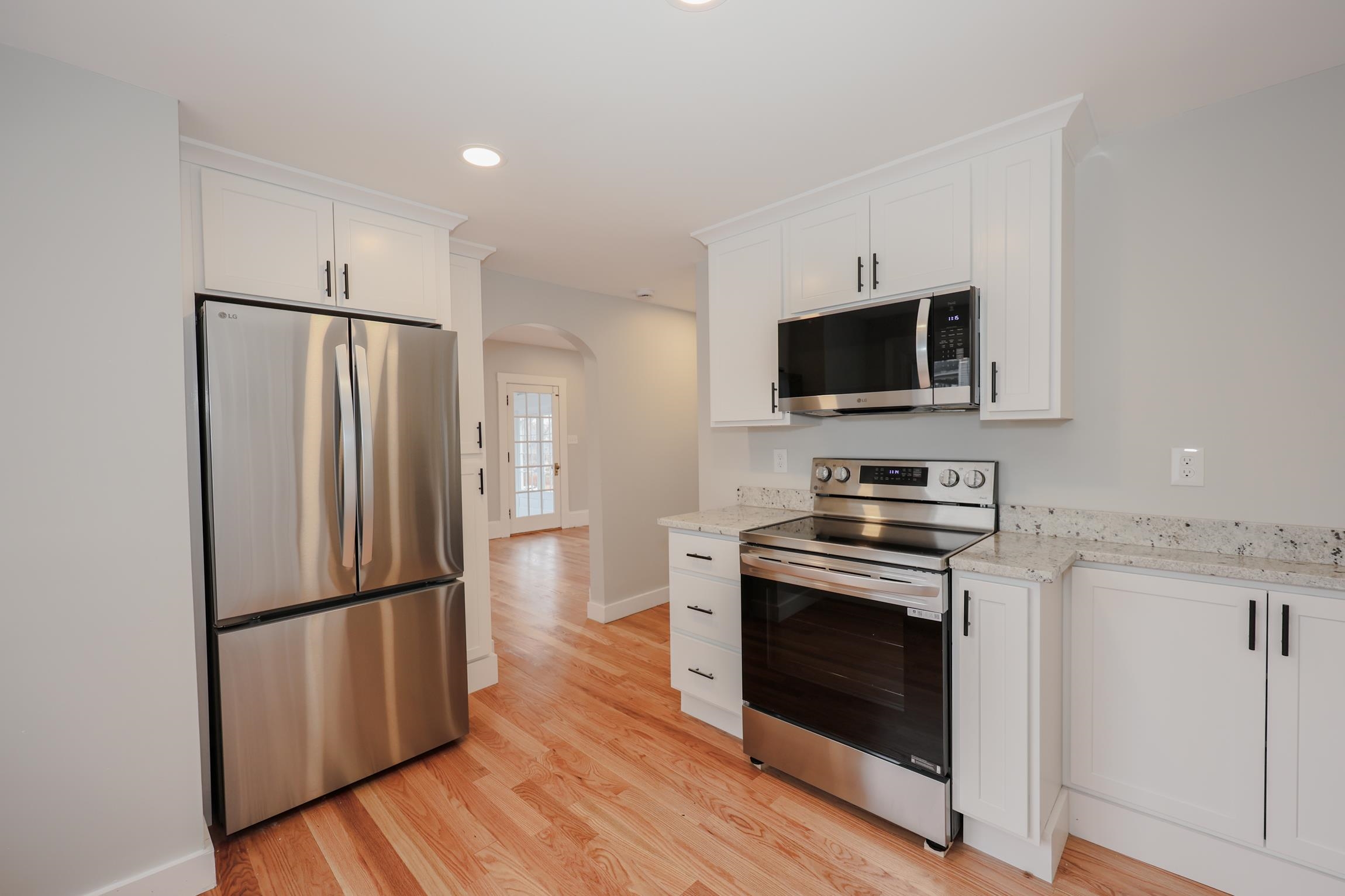 958 Hanover Street Manchester, NH 03104 - Photo 9 of 36