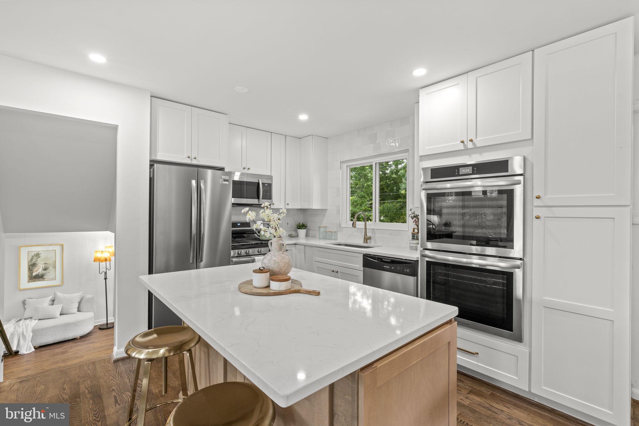 21 Wendslow Road Lutherville-Timonium, MD 21093 - Photo 14 of 42 Double oven and stainless steel appliances