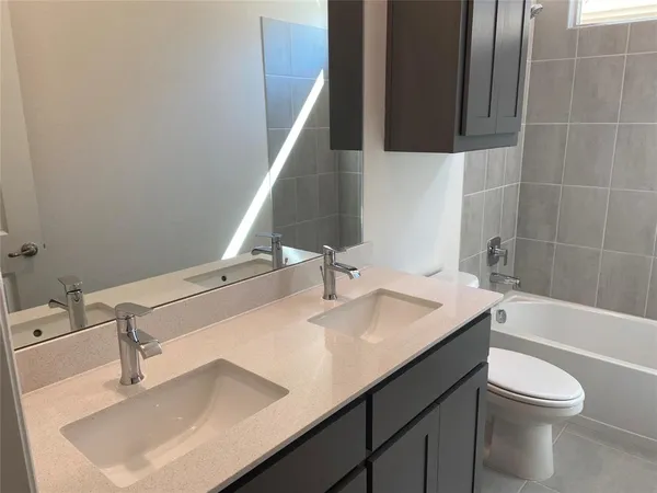 $734,900 | 118 Sunshine Drive, Euless, TX 76039