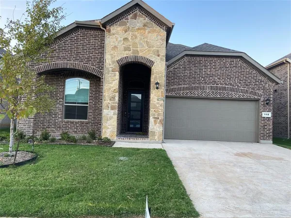 $734,900 | 118 Sunshine Drive, Euless, TX 76039