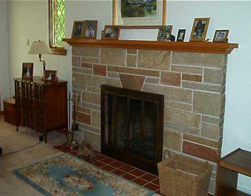 178 Donation Road Greenville, PA 16125 - Photo 6 of 8 Living Room.