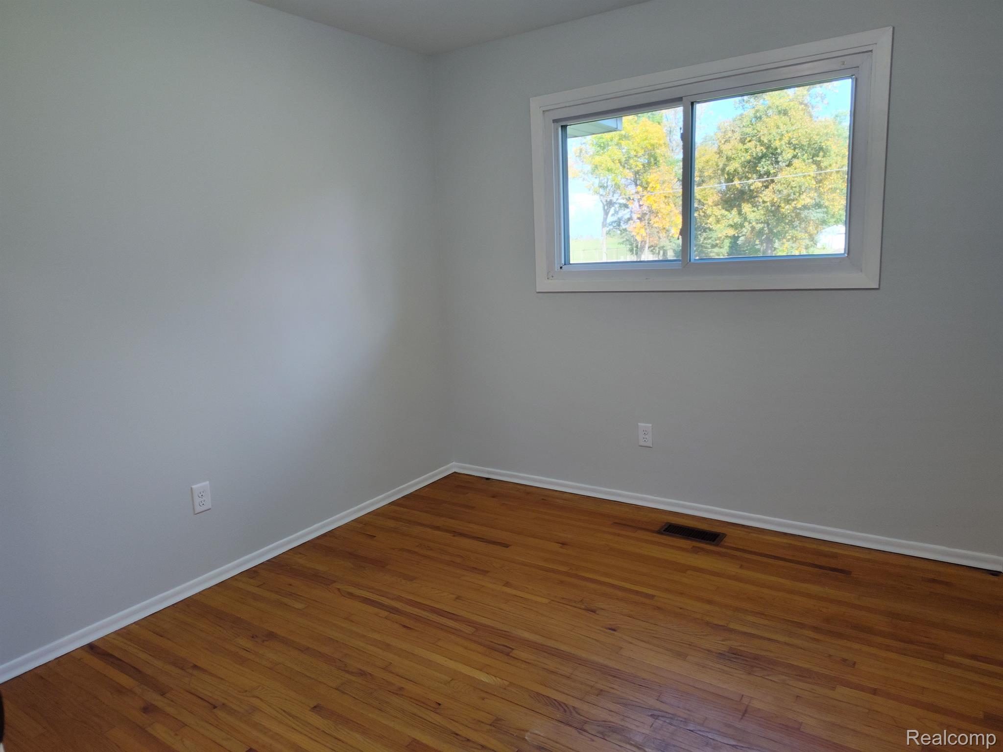 10406 Hill Road Goodrich, MI 48438 - Photo 12 of 21 Gallery Image 12