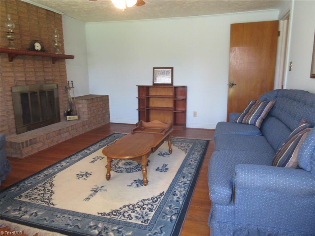 113 Queens Road Lexington, NC 27292 - Photo 3 of 11 Gallery Image 3