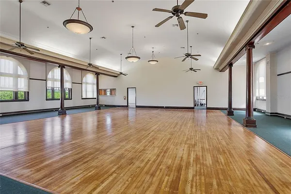 $18 | 410 West Main Street, Leesburg, FL 34748