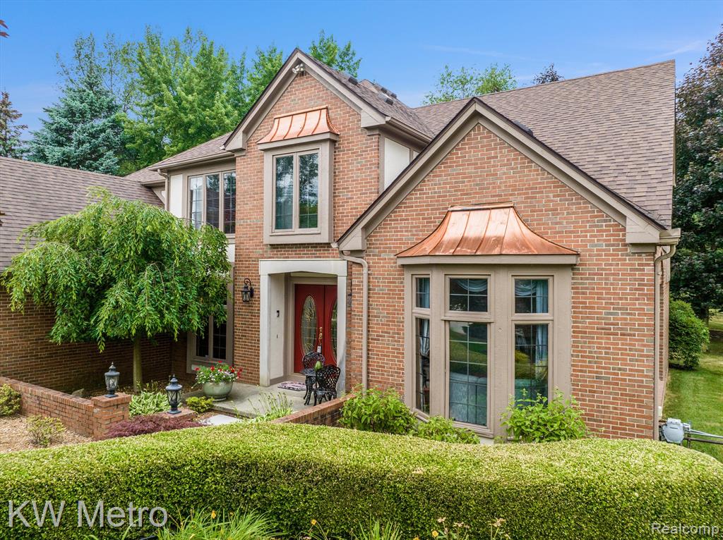 1372 Sherborn Court Rochester Hills, MI 48306 - Photo 4 of 48