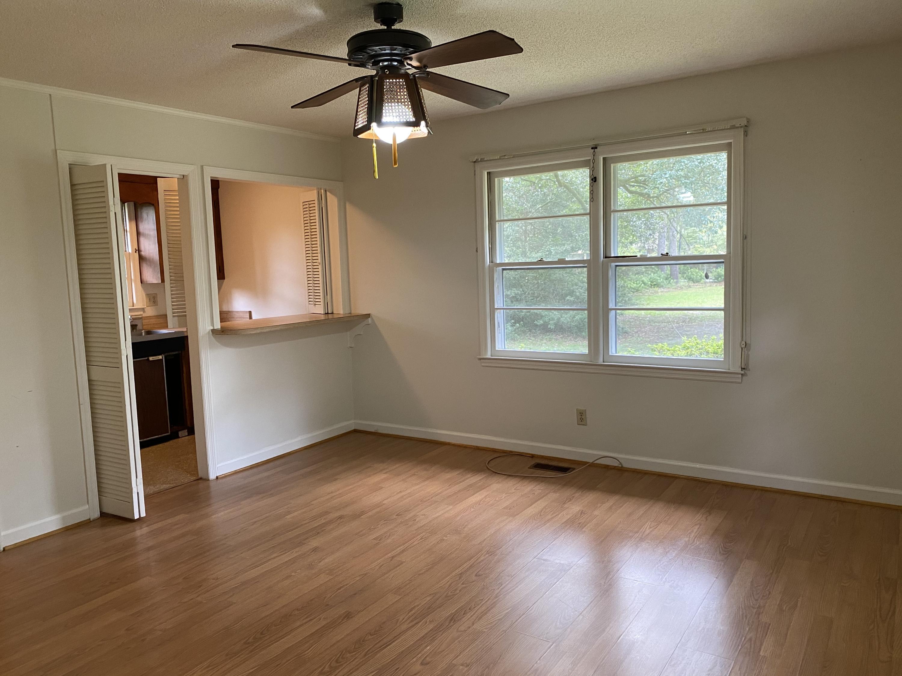 215 Pineland Road Walterboro, SC 29488 - Photo 8 of 26 IMG_5383