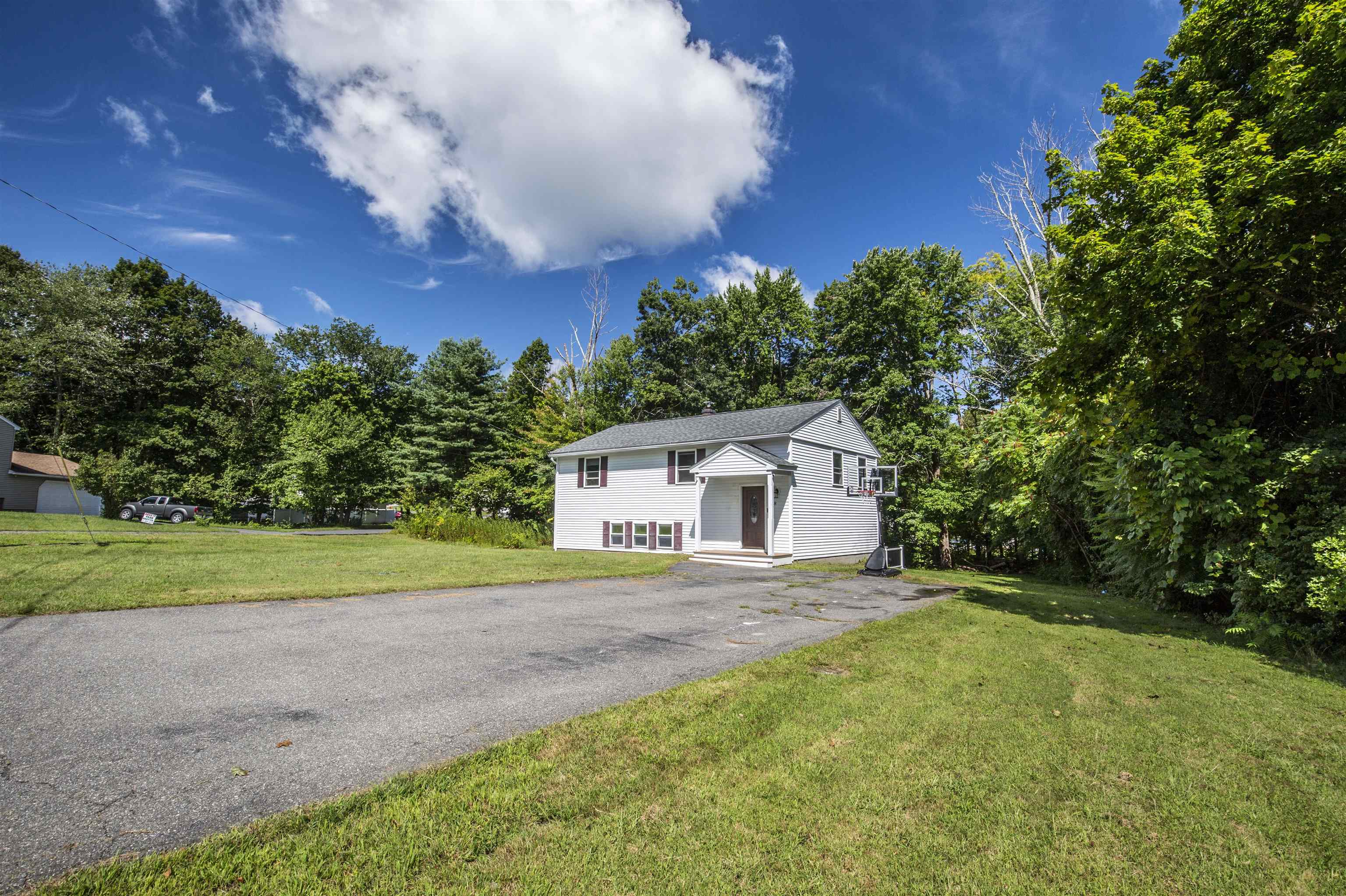 8 Gloria Road Salem, NH 03079 - Photo 1 of 20 Gallery Image 1