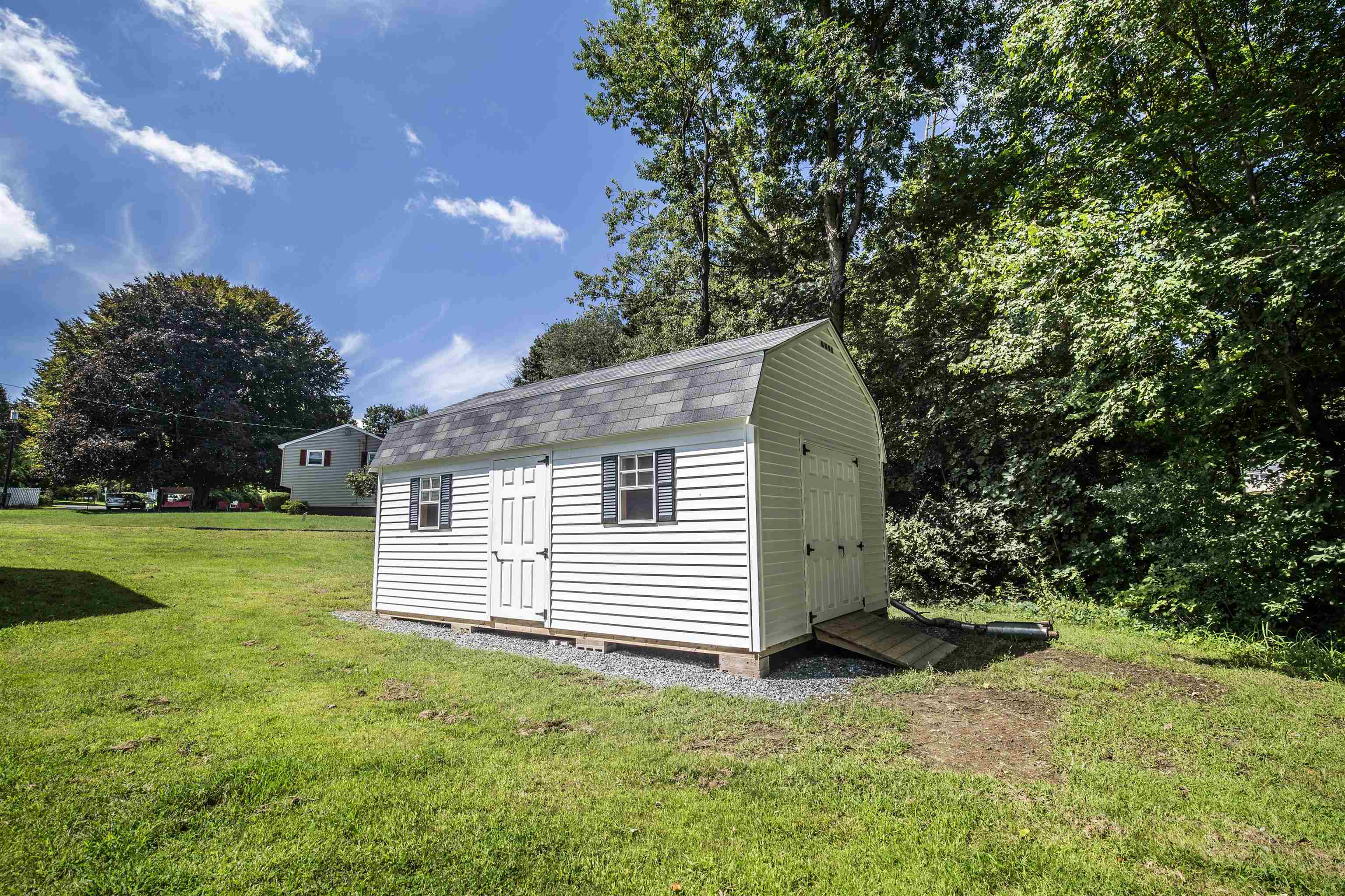 8 Gloria Road Salem, NH 03079 - Photo 12 of 20 Gallery Image 12