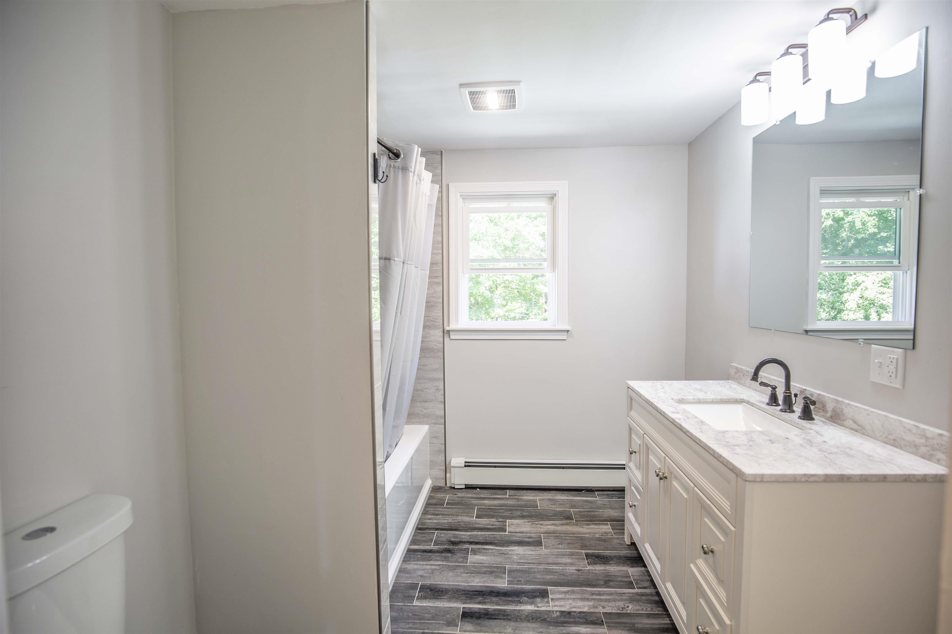8 Gloria Road Salem, NH 03079 - Photo 6 of 20 Gallery Image 6