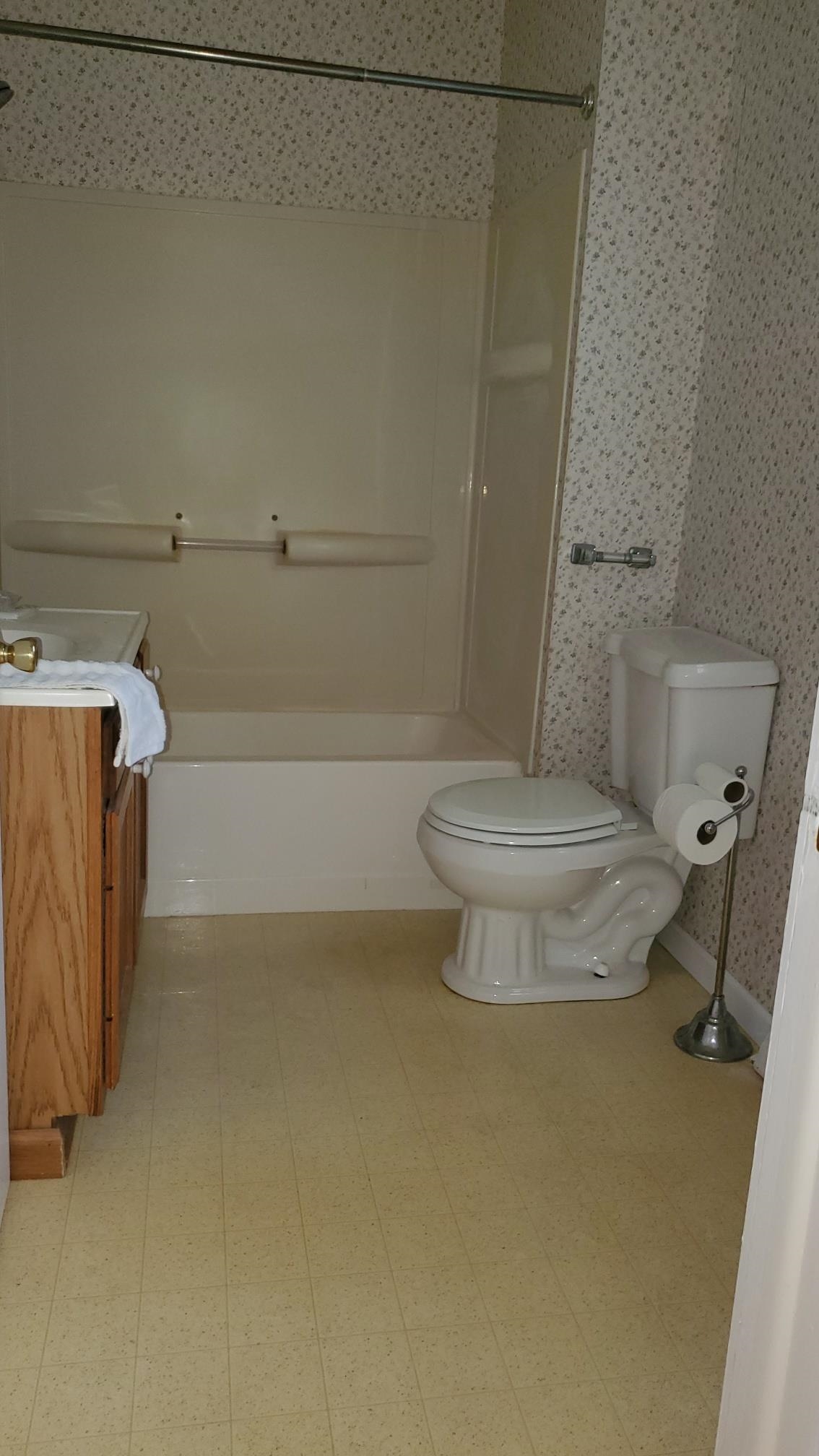 5869 South Mission Road Mount Pleasant, MI 48858 - Photo 12 of 19 1947716-13b4f6cd-b72e-4831-bf55-a6a86744a87b.JPG