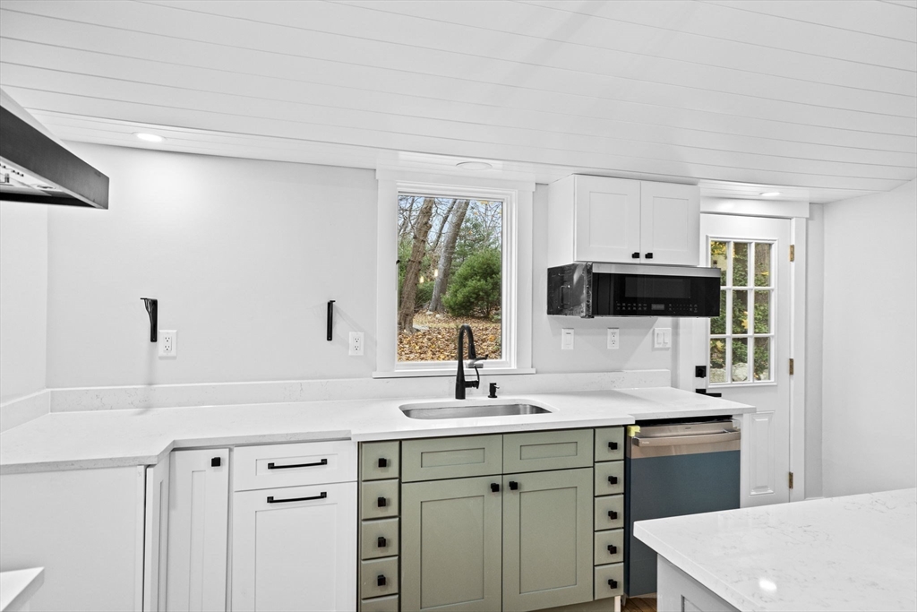 70 Henry Turner Bailey Road Scituate, MA 02066 - Photo 7 of 25 Gallery Image 7