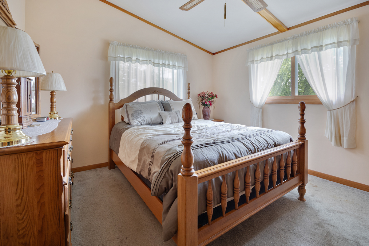14413 Pleasant Valley Road Woodstock, IL 60098 - Photo 11 of 30