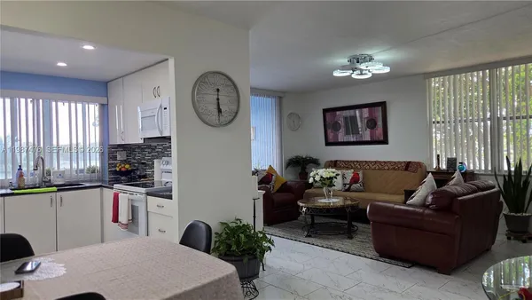 $164,900 | 9400 Lime Bay Boulevard, Unit 315, Tamarac, FL 33321