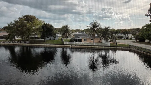 $164,900 | 9400 Lime Bay Boulevard, Unit 315, Tamarac, FL 33321
