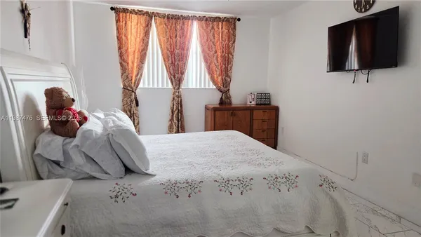 $164,900 | 9400 Lime Bay Boulevard, Unit 315, Tamarac, FL 33321