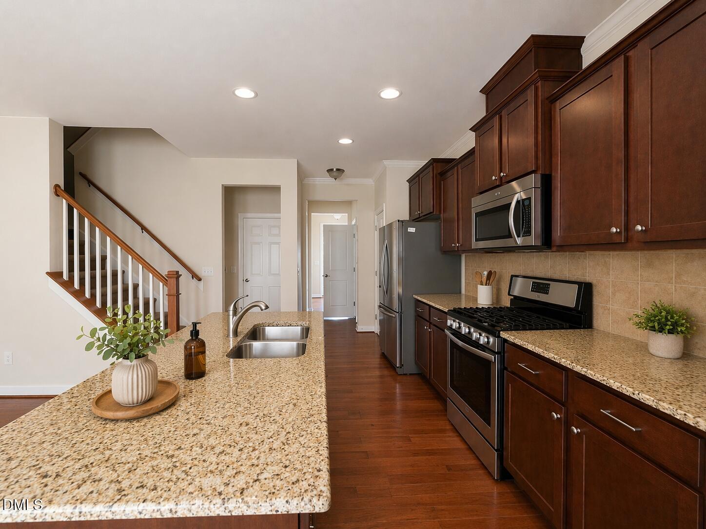 2409 Pecan Ridge Way Apex, NC 27502 - Photo 8 of 22 F7C95937-3669-4DC5-9C96-EDA03BB220FE