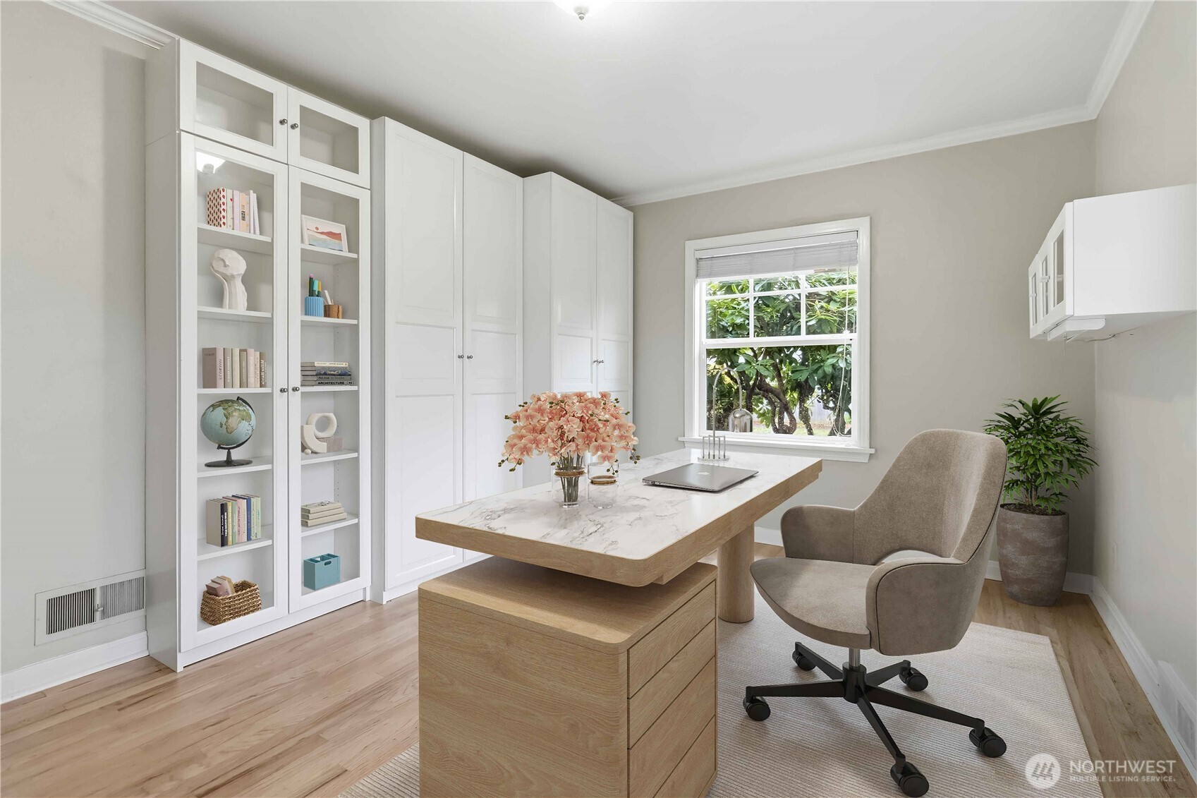 1306 23rd Avenue Longview, WA 98632 - Photo 17 of 40 a view of a livingroom with furniture and a window