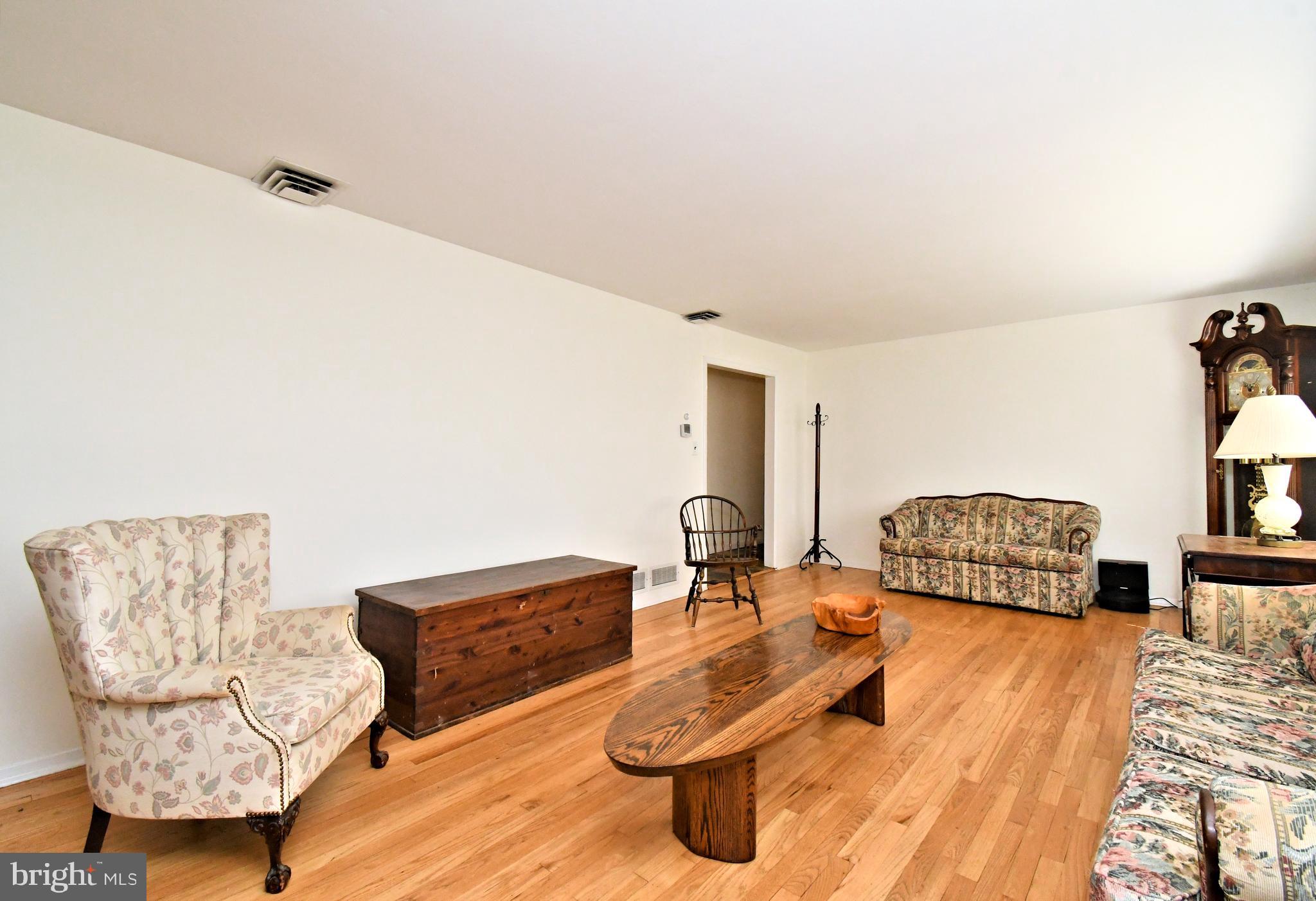 5 Royal Oak Road Lawrence Township, NJ 08648 - Photo 15 of 53