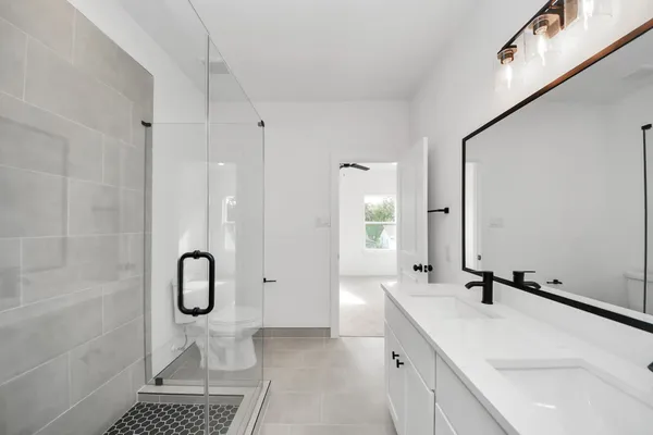 $1,800 | 2708 Bostic Street, Unit B, Houston, TX 77093