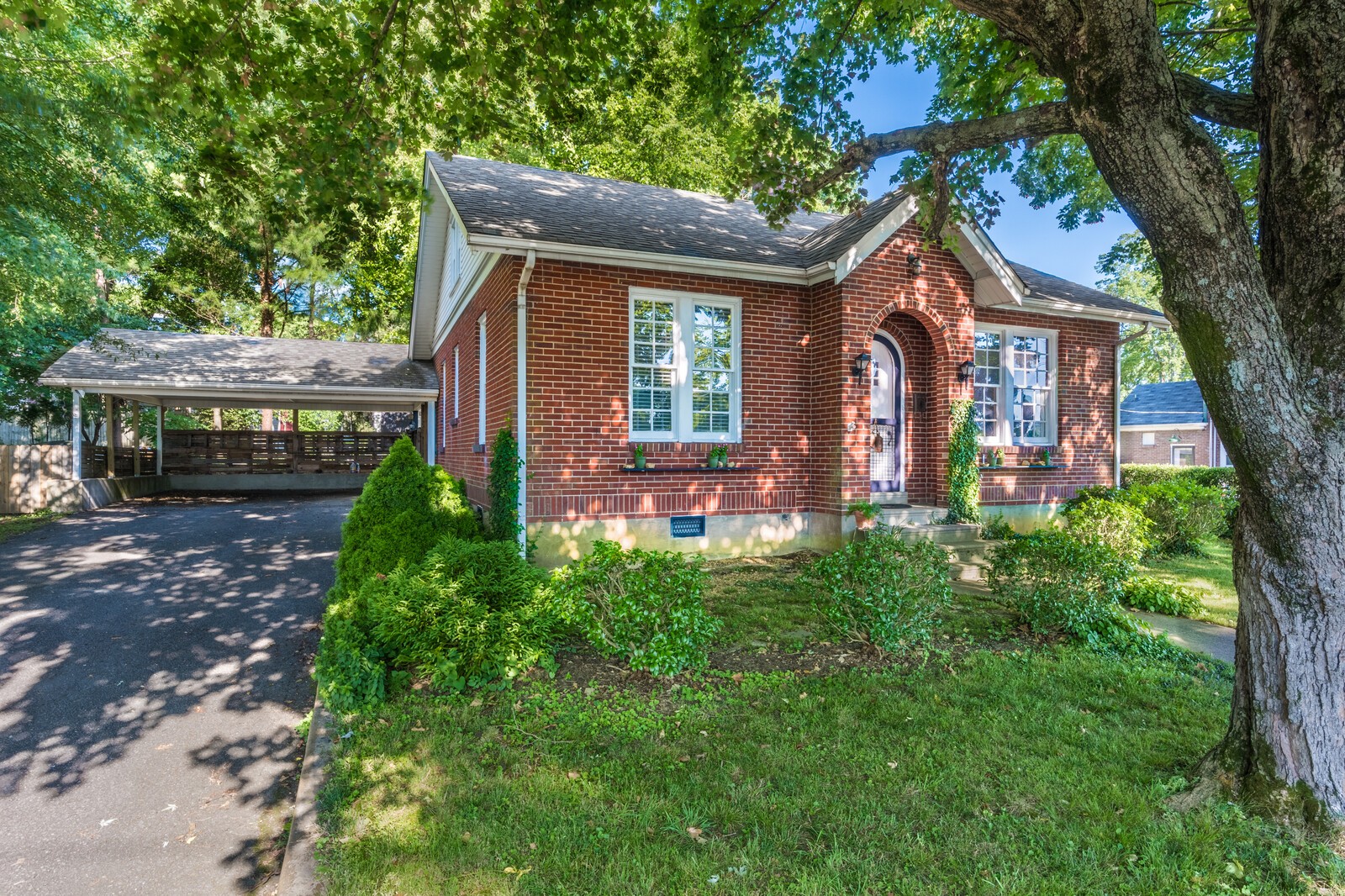 410 Connell Street Springfield, TN 37172 - Photo 4 of 24 a front view of house with yard and green space
