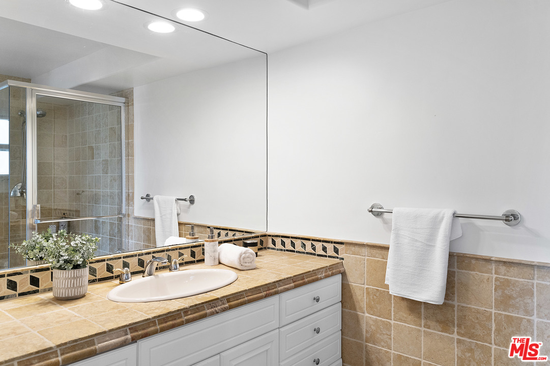7106 Trask Avenue Playa del Rey, CA 90293 - Photo 25 of 46 Gallery Image 25