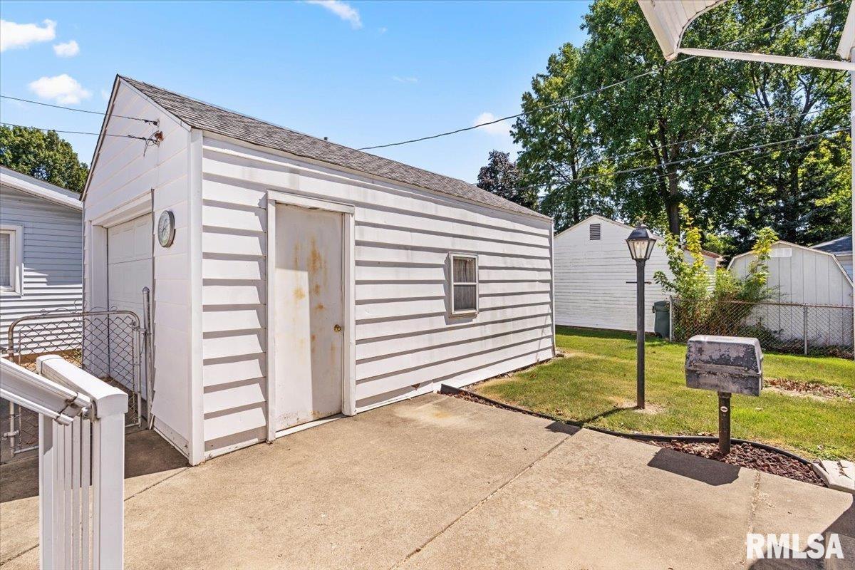 4 Midland Court Springfield, IL 62702 - Photo 23 of 29