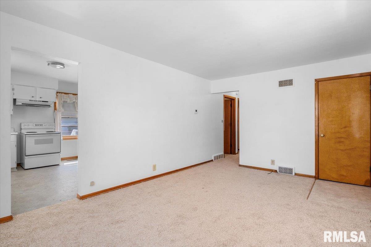 4 Midland Court Springfield, IL 62702 - Photo 7 of 29