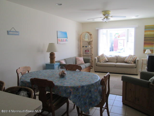 31 West Rutherford Lane Lavallette, NJ 08735 - Photo 4 of 14 4