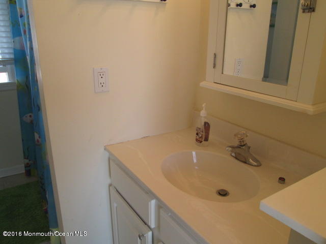 31 West Rutherford Lane Lavallette, NJ 08735 - Photo 9 of 14 9