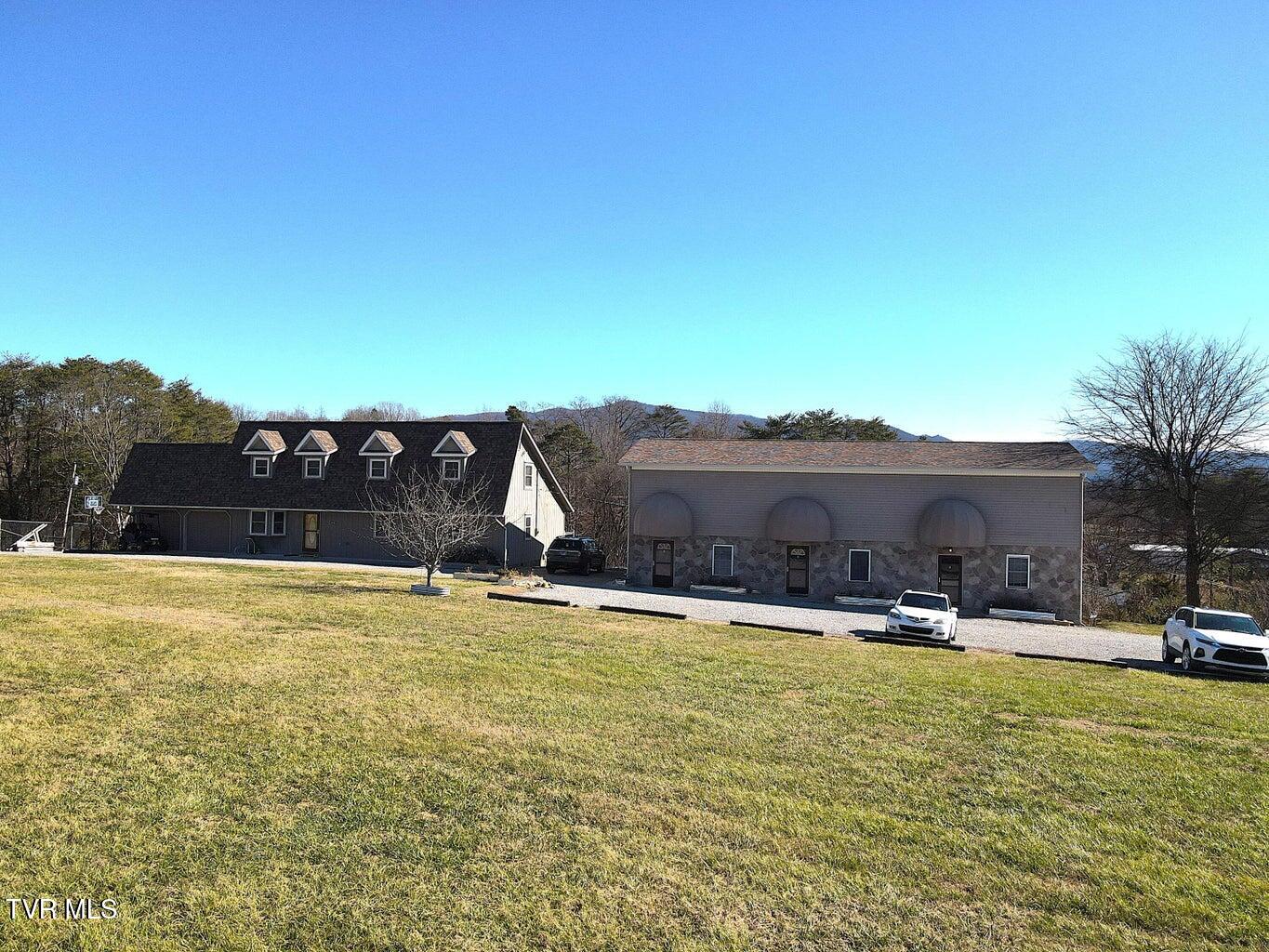 2482 Elk Way Newport, TN 37821 - Photo 3 of 36 5