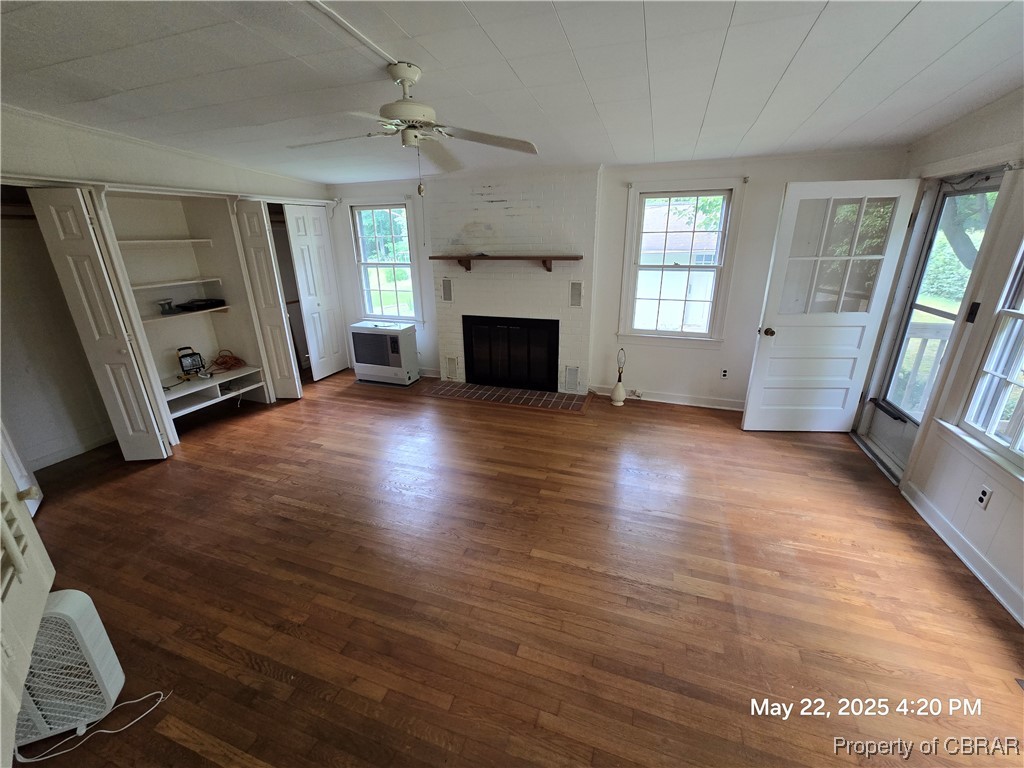 300 Irvington Road Kilmarnock, VA 22482 - Photo 4 of 48 Large Family Room with fireplace