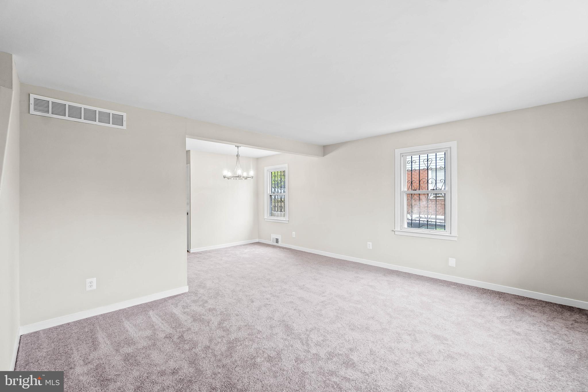 905 Comanche Drive Oxon Hill, MD 20745 - Photo 3 of 23 Living Room